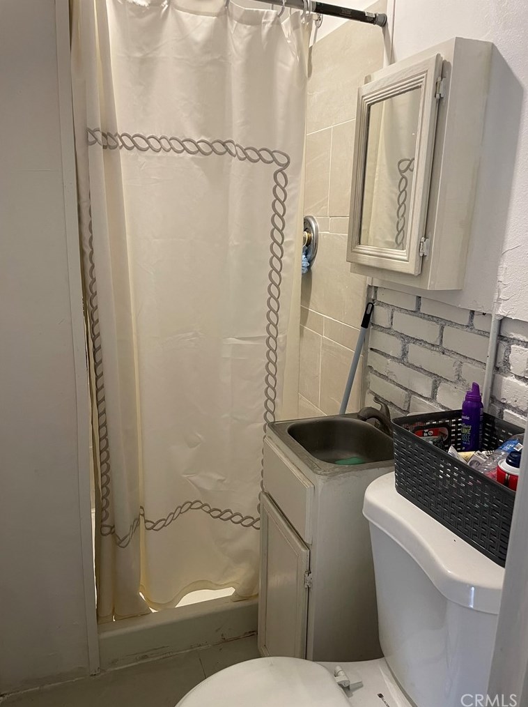 115 87th St, Los Angeles CA 90003-3461 exterior