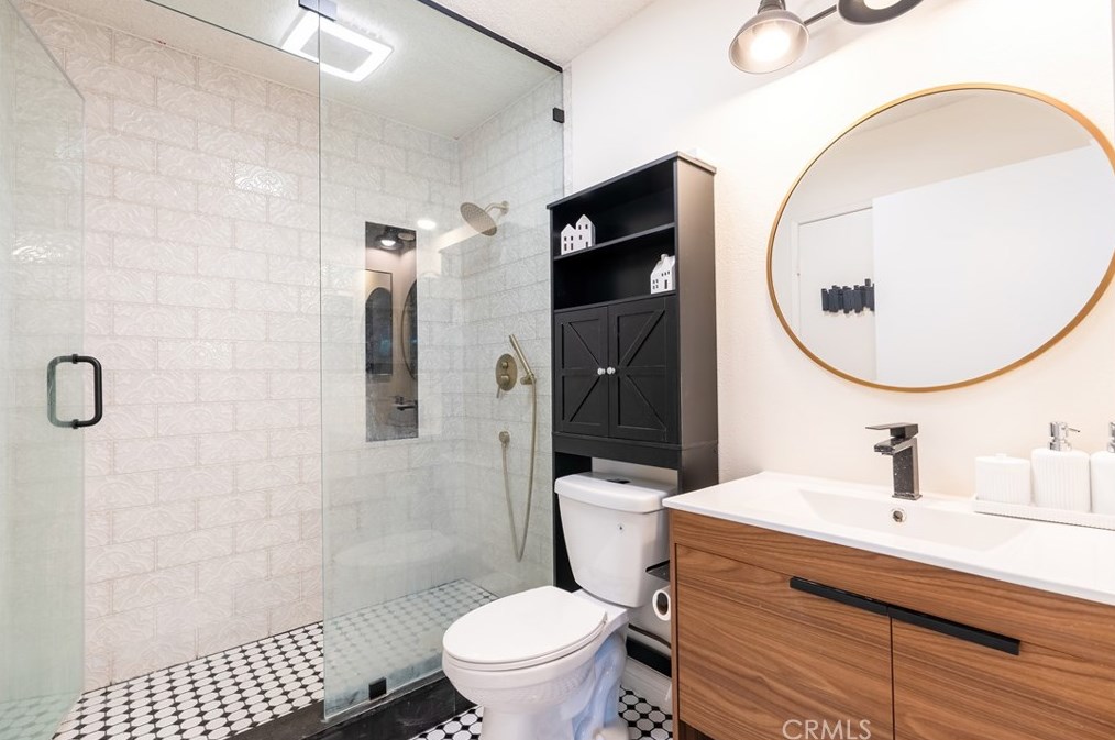 23721 Highland Valley Rd, Pomona CA  91765-1120 exterior