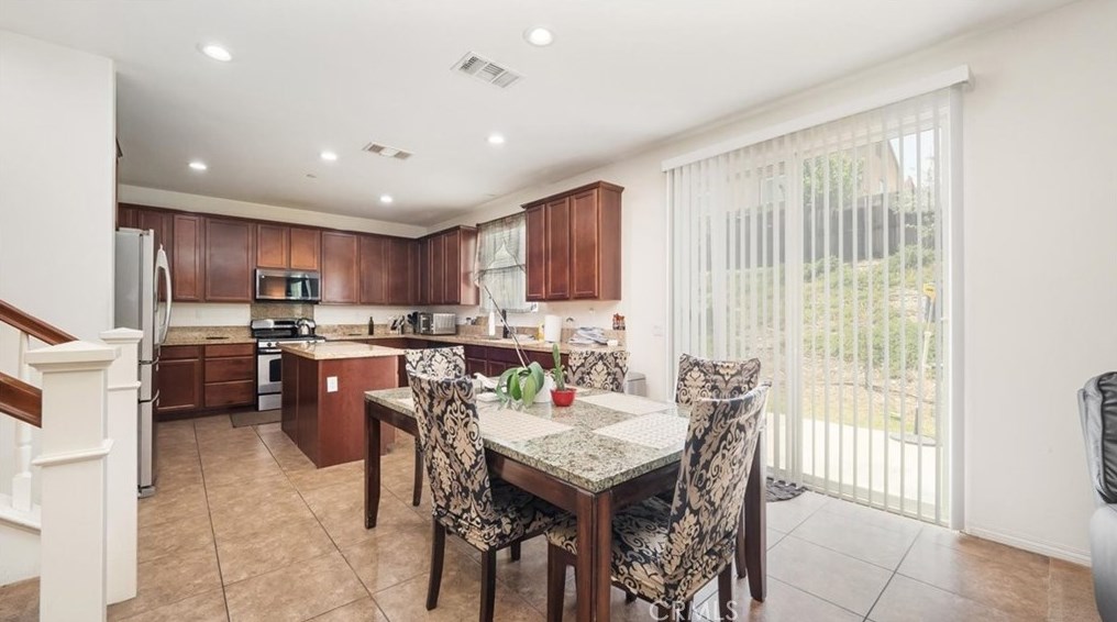 17952 Passionflower Ln, San Bernardino CA  92407-9005 exterior