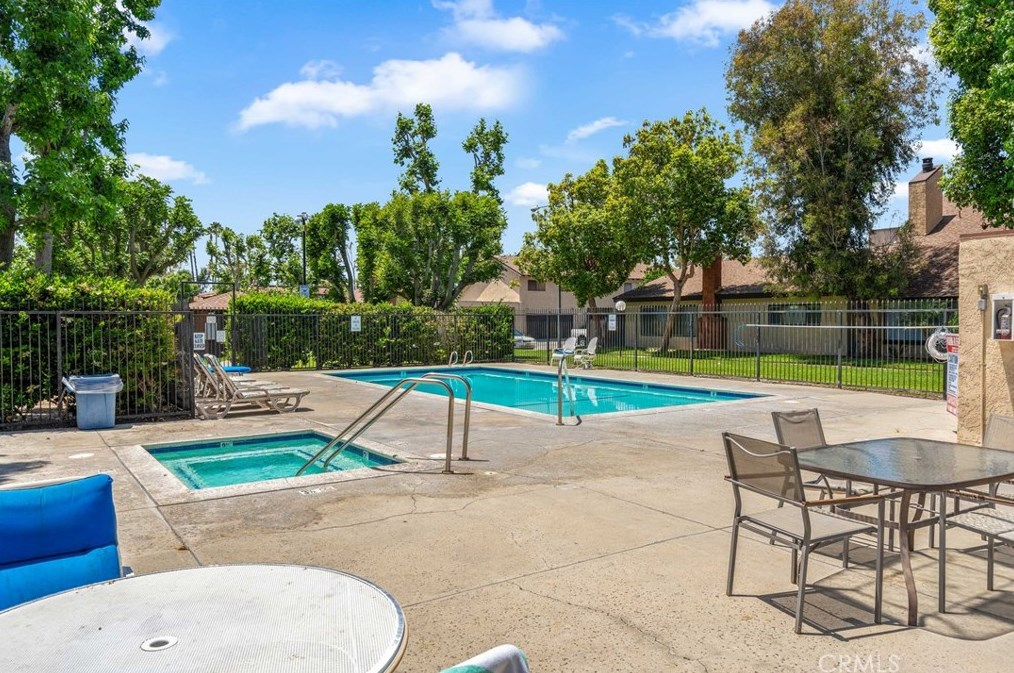 1821 Park Glen Cir, Santa Ana CA 92706-2271 exterior