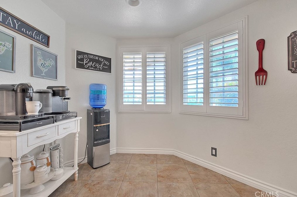 8337 Pristine Pl, Riverside CA  92509-7145 exterior