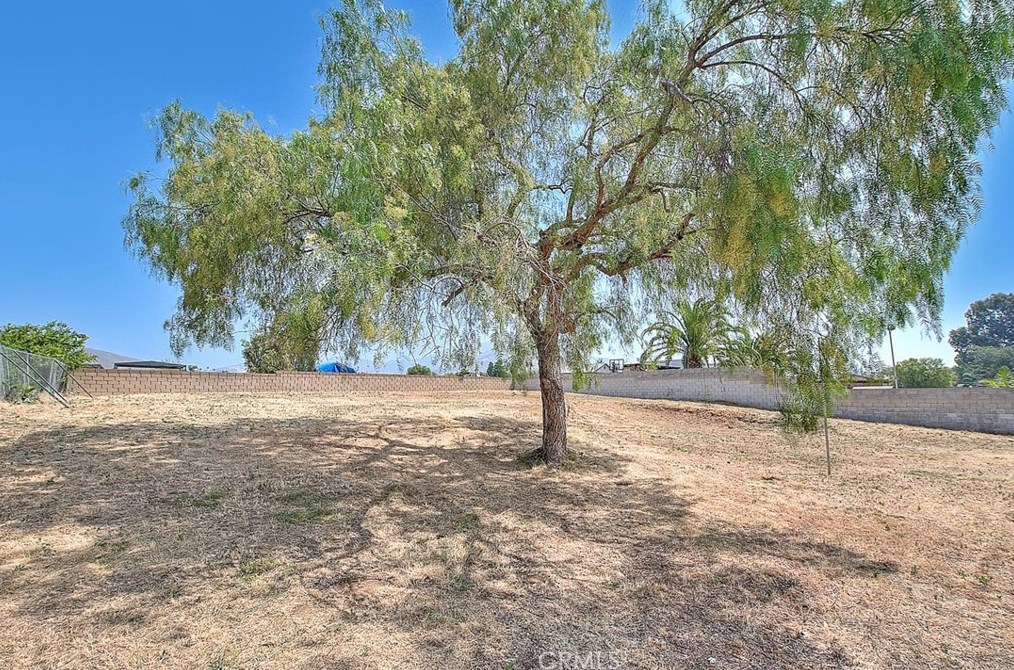 8337 Pristine Pl, Riverside CA  92509-7145 exterior