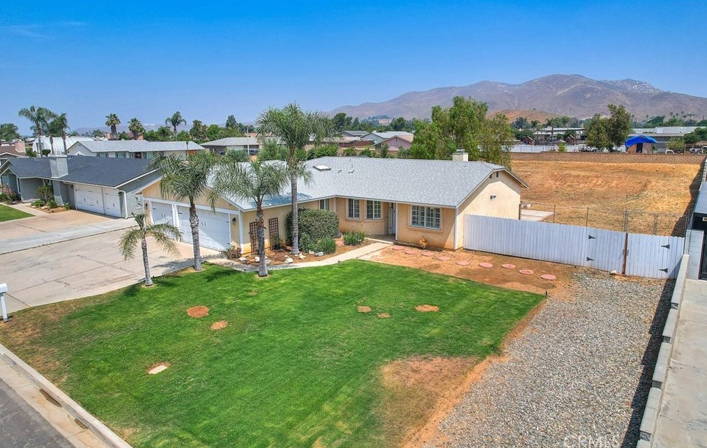 8337 Pristine Pl, Riverside CA  92509-7145 exterior