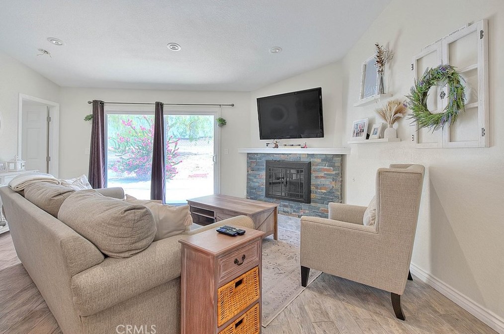 8337 Pristine Pl, Riverside CA  92509-7145 exterior