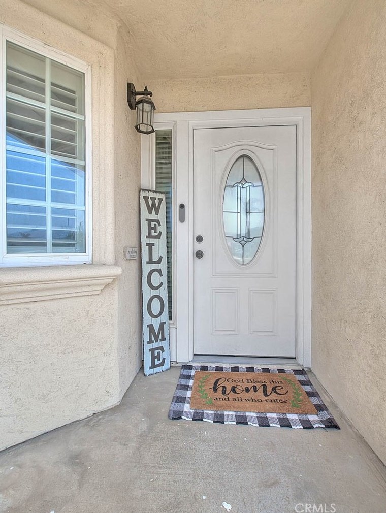 8337 Pristine Pl, Riverside CA  92509-7145 exterior