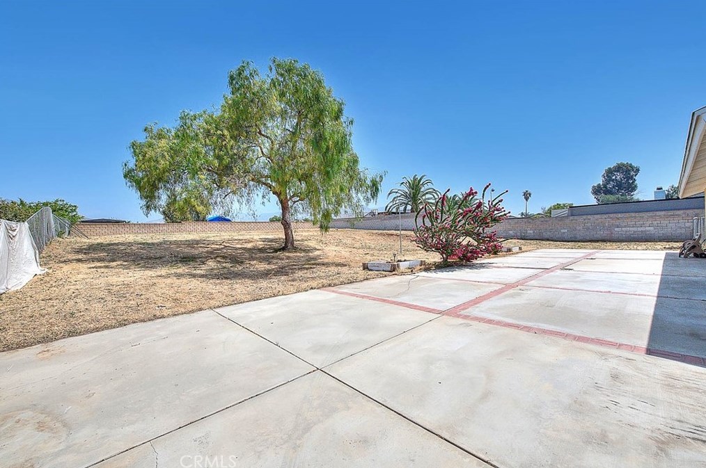 8337 Pristine Pl, Riverside CA  92509-7145 exterior