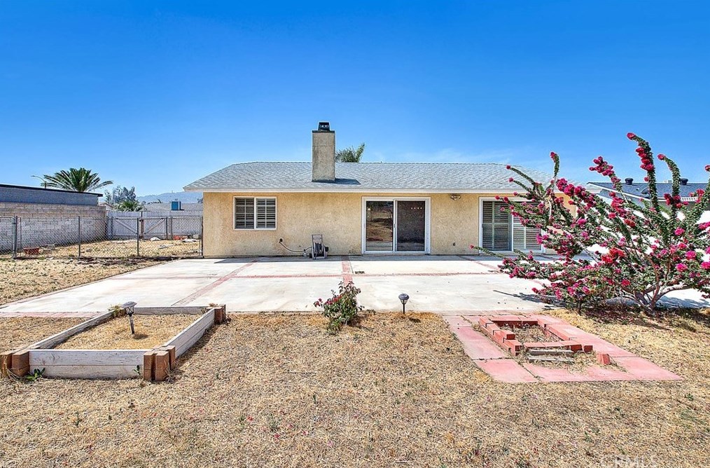 8337 Pristine Pl, Riverside CA  92509-7145 exterior