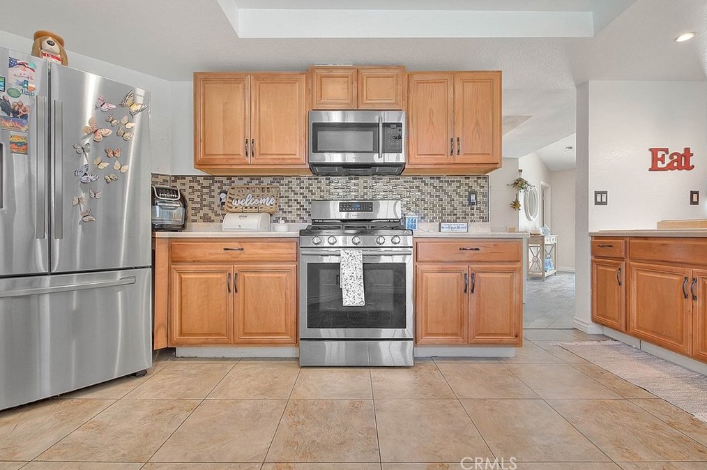 8337 Pristine Pl, Riverside CA  92509-7145 exterior