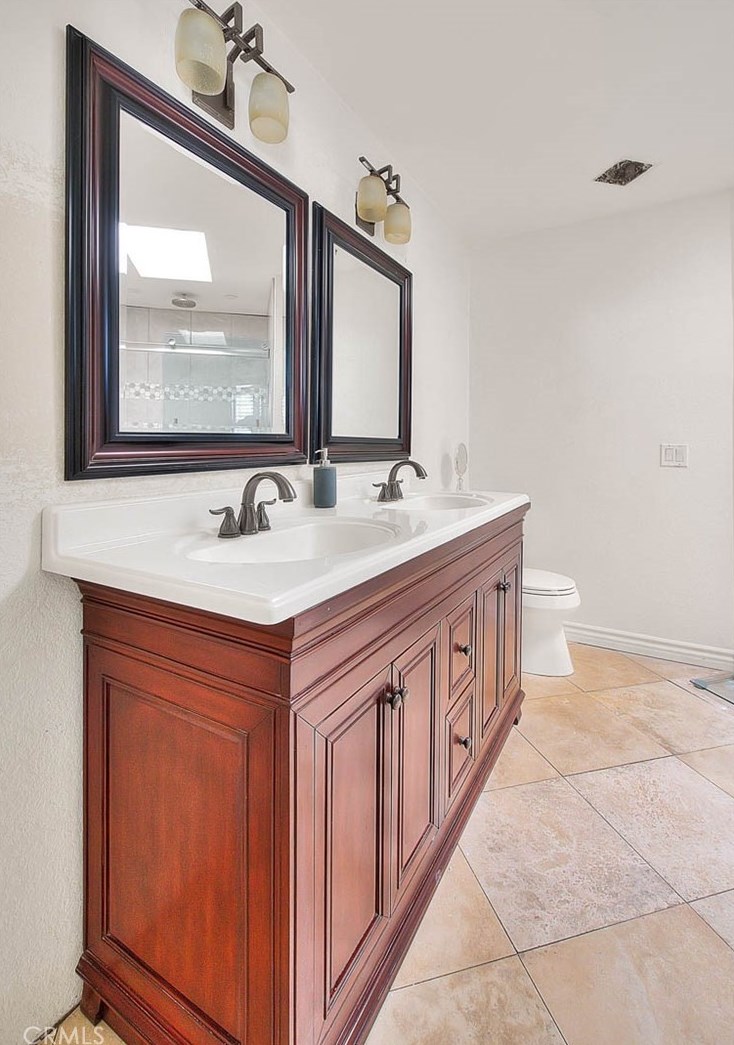 8337 Pristine Pl, Riverside CA  92509-7145 exterior