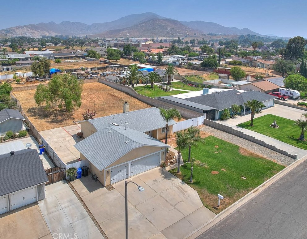 8337 Pristine Pl, Riverside CA  92509-7145 exterior