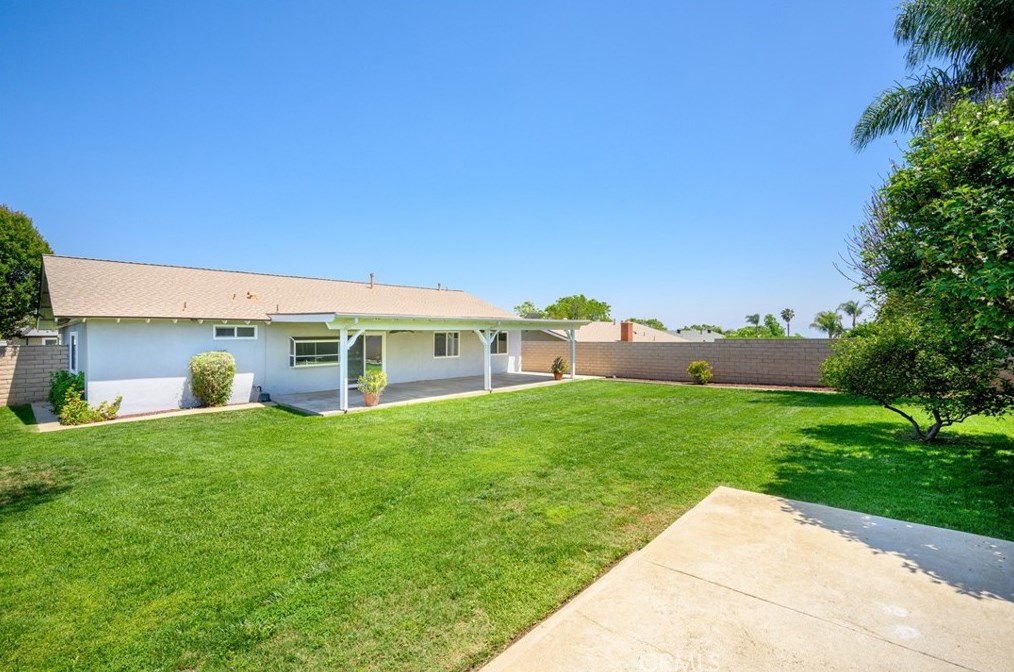 1499 Mulberry Ave, Upland CA 91786-2248 exterior