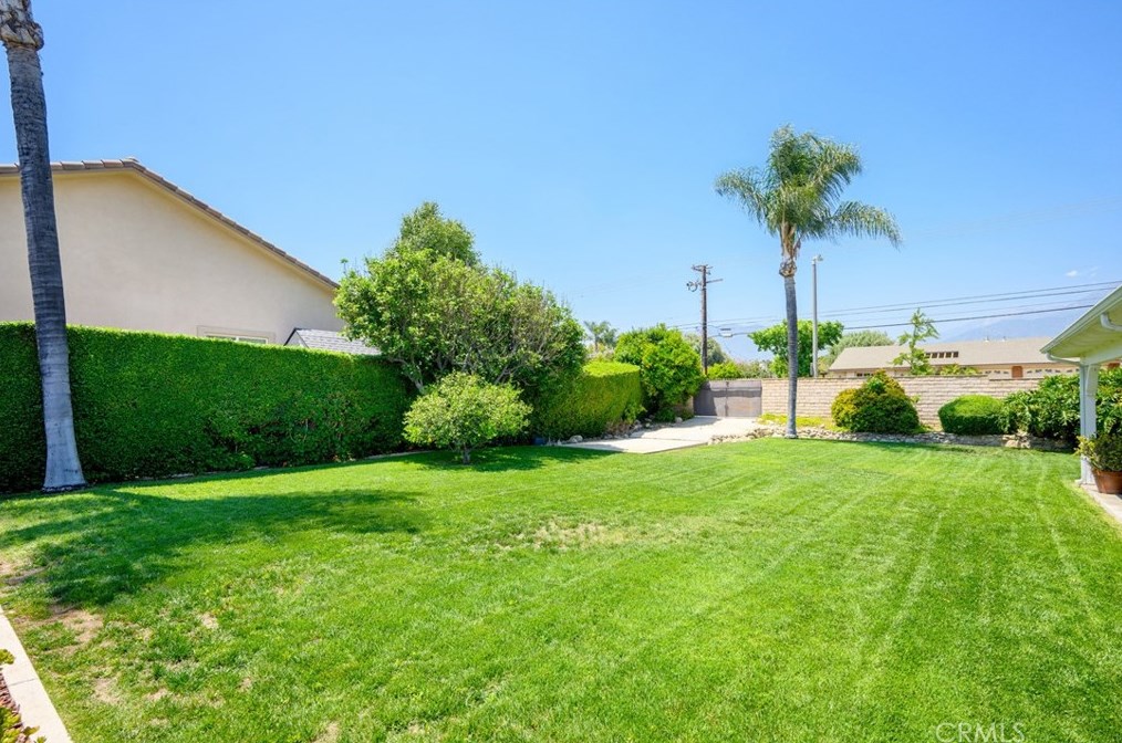 1499 Mulberry Ave, Upland CA 91786-2248 exterior