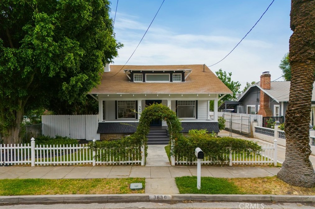 3830 Mckenzie St, Riverside CA  92503-3752 exterior