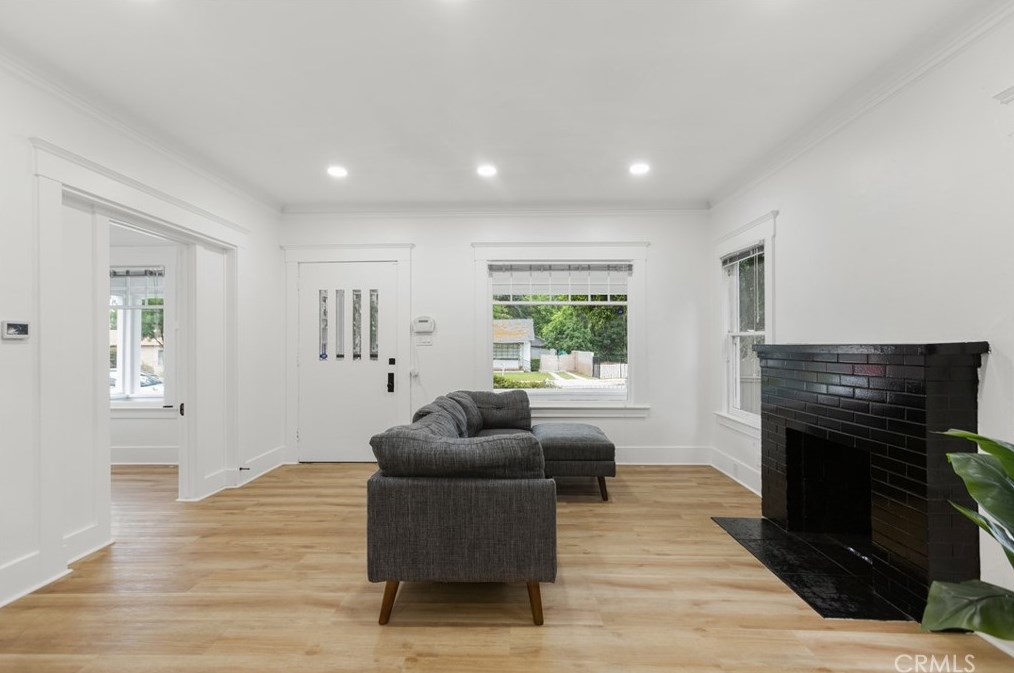 3830 Mckenzie St, Riverside CA  92503-3752 exterior