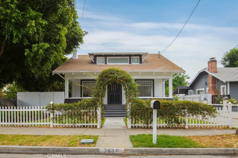 3830 Mckenzie St, Riverside CA  92503-3752 exterior