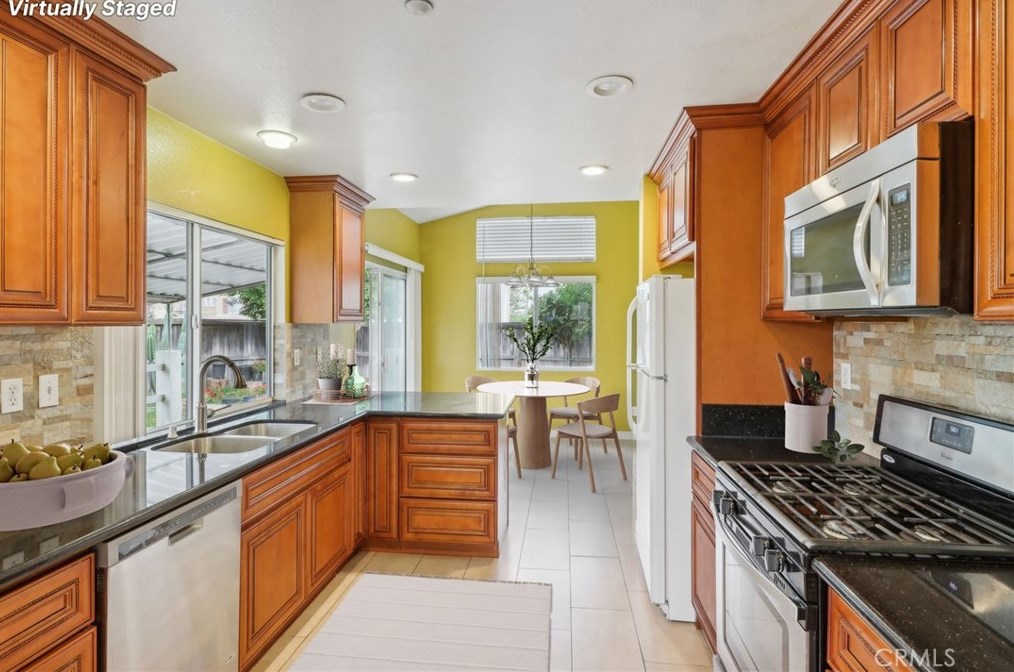 7603 Canberra Way, Riverside CA  92508-6048 exterior
