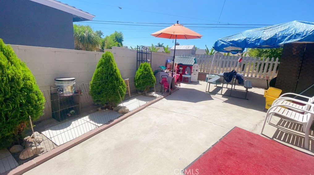 1655 Densmore St, Pomona CA  91767-4335 exterior