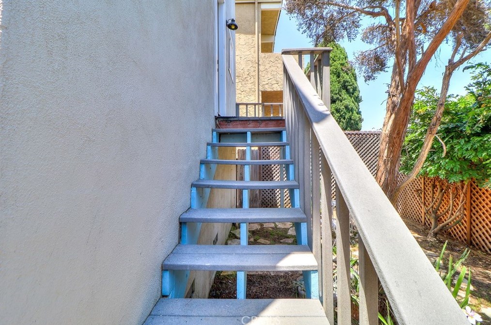 1710 Wollacott St, Redondo Beach CA  90278-2836 exterior