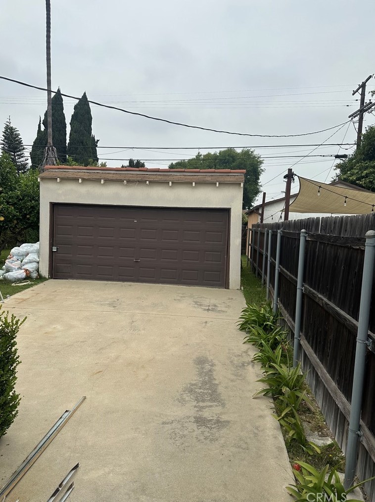 1857 Clyde Ave, Los Angeles CA  90019-5002 exterior
