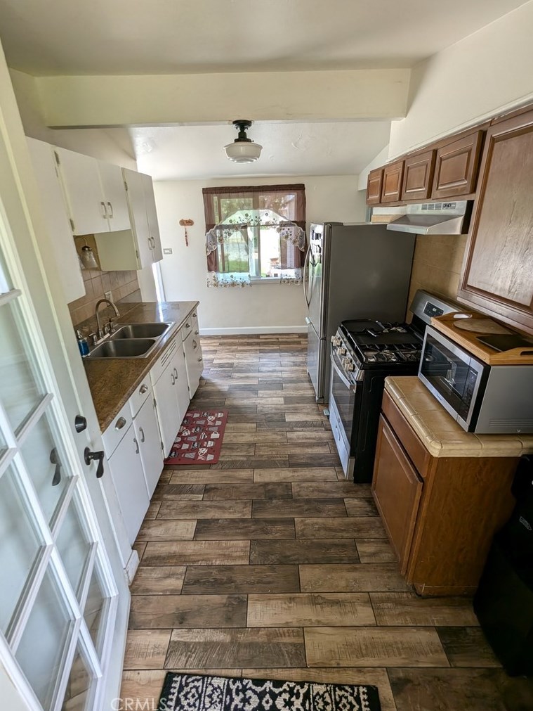 1264 Eucalyptus Ave, Rialto CA  92376-3734 exterior