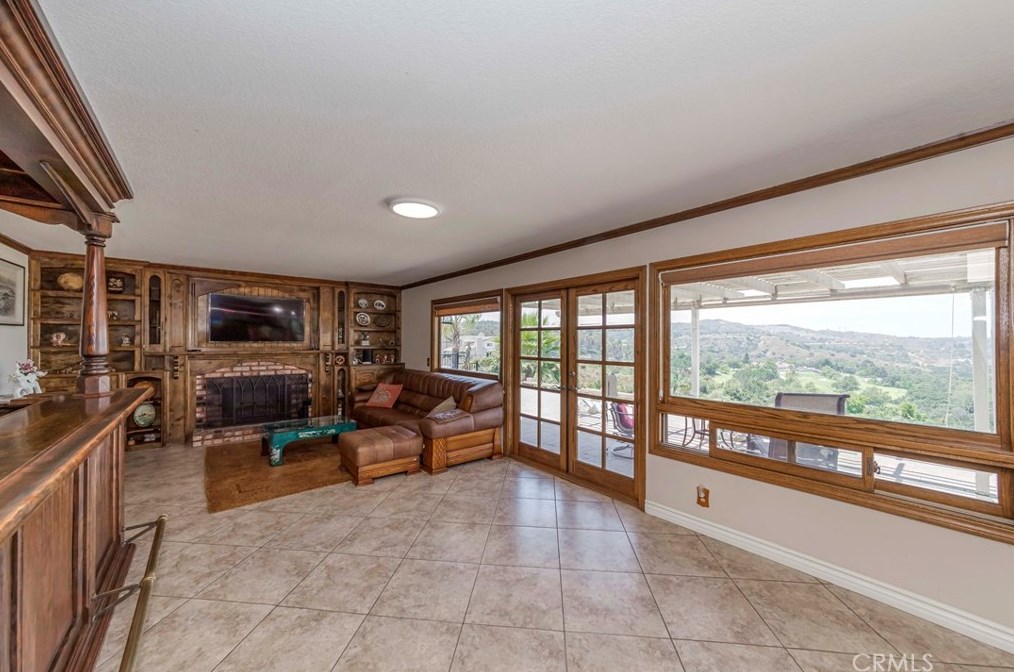 7005 Country Clb Ln, Anaheim CA  92807-4436 exterior