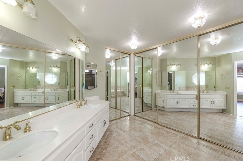 7005 Country Clb Ln, Anaheim CA  92807-4436 exterior