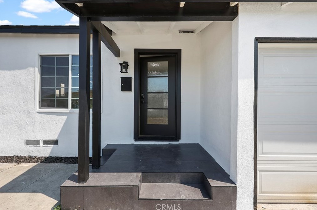 811 94th St, Los Angeles CA  90044-4701 exterior
