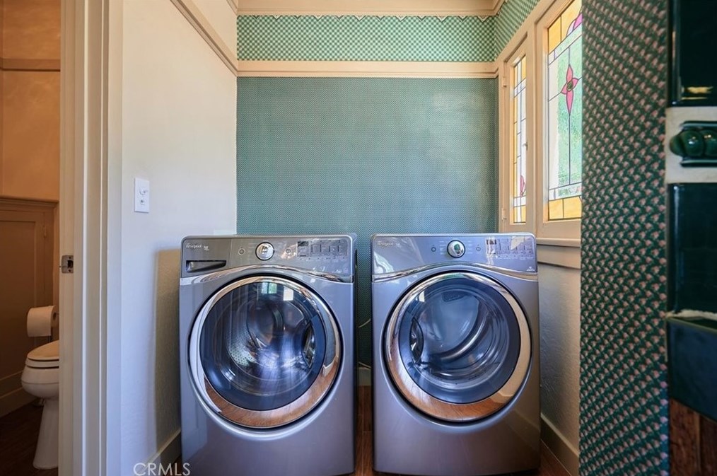 214 4th St, Ontario CA  91764-2708 exterior