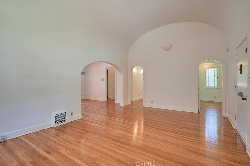 214 4th St, Ontario CA  91764-2708 exterior