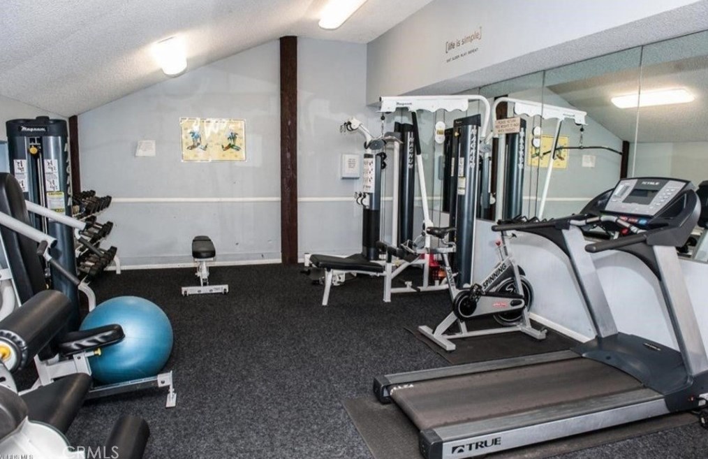 15050 Sherman Way, Van Nuys CA  91405-2127 exterior