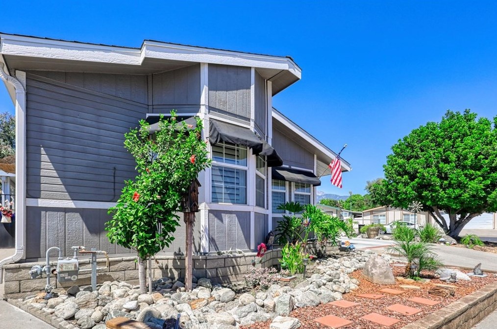 1320 San Bernardino Rd, Upland CA  91786-4948 exterior