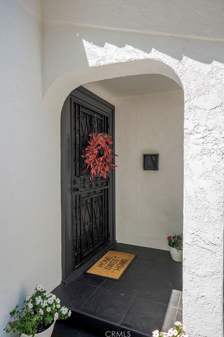 5237 Live Oak View Ave, Los Angeles CA  90041-1028 exterior