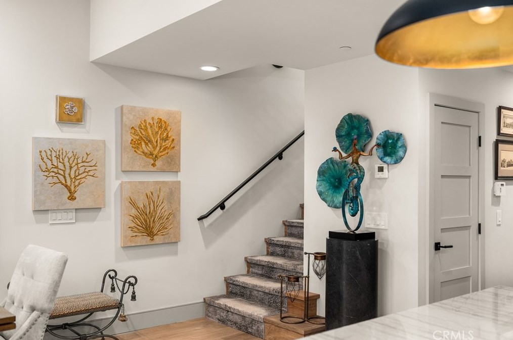 115 Bay Ave, Newport Beach CA  92662-1045 exterior