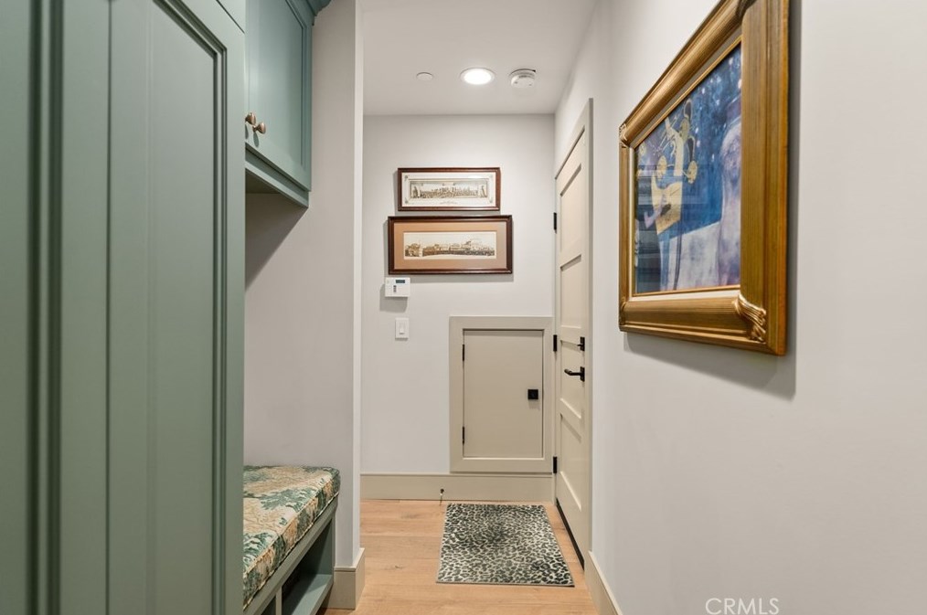 115 Bay Ave, Newport Beach CA  92662-1045 exterior