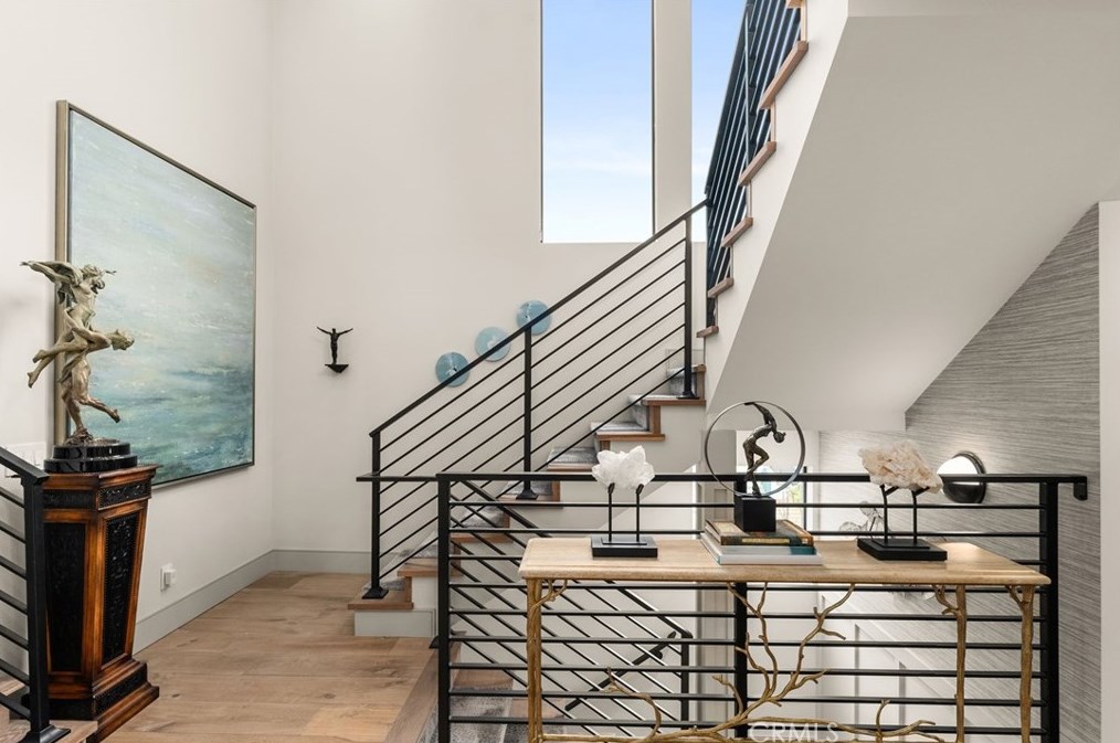 115 Bay Ave, Newport Beach CA  92662-1045 exterior