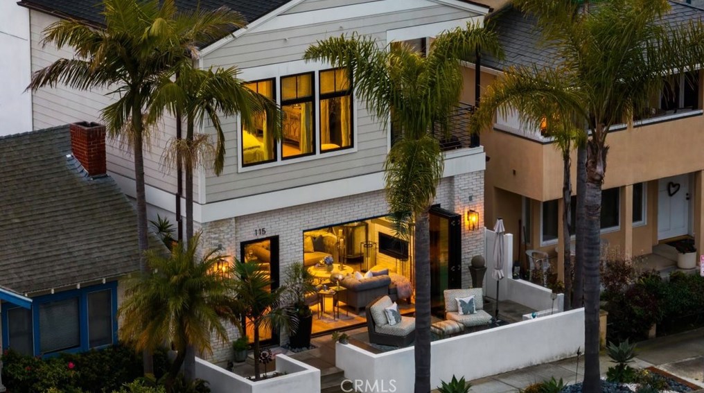 115 Bay Ave, Newport Beach CA  92662-1045 exterior