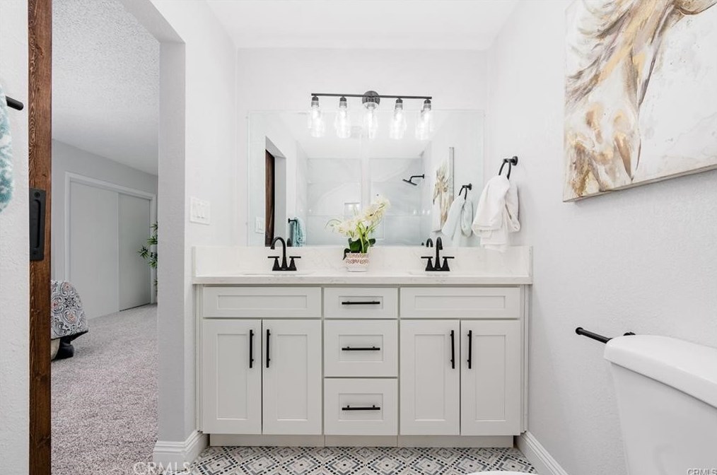 1605 Via Vis Dr, Riverside CA  92506-5321 exterior