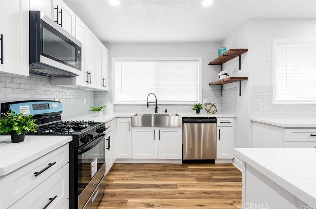 1605 Via Vis Dr, Riverside CA  92506-5321 exterior