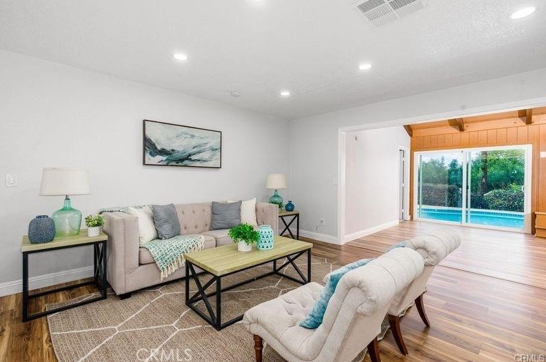 1605 Via Vis Dr, Riverside CA  92506-5321 exterior