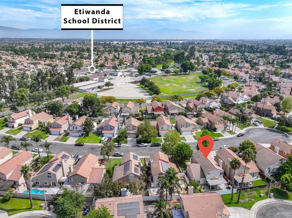 13567 Brandon Ct, Fontana CA  exterior