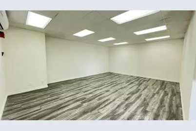 11030 S Inglewood Avenue, Inglewood, CA 90304 - Photo 9