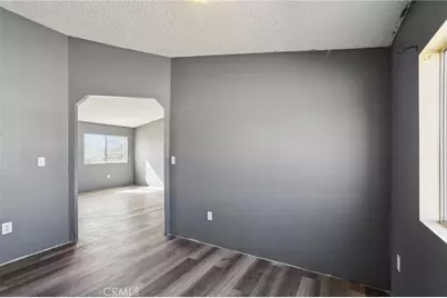 11330 Lakeview Avenue, Lucerne Valley, CA 92356 - Photo 19