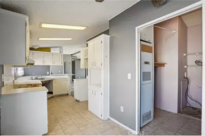 11330 Lakeview Avenue, Lucerne Valley, CA 92356 - Photo 13