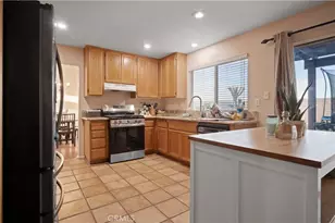 15543 Fairbanks Dr, Victorville, CA 92394 - Photo 13