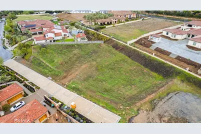 1252 Via Venezia, Corona, CA 92881 - Photo 3