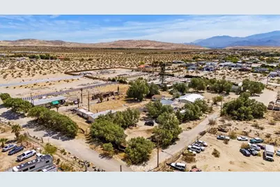 17750 Bubbling Wells Road, Desert Hot Springs, CA 92241 - Photo 9