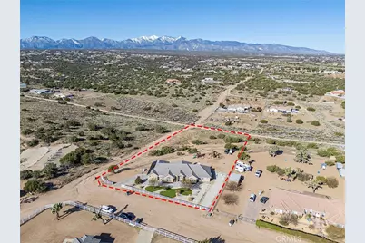 7922 Los Palmas Drive, Oak Hills, CA 92344 - Photo 61