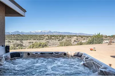 7922 Los Palmas Drive, Oak Hills, CA 92344 - Photo 45