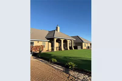 7922 Los Palmas Drive, Oak Hills, CA 92344 - Photo 47