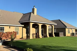 7922 Los Palmas Dr, Oak Hills, CA 92344 - Photo 47